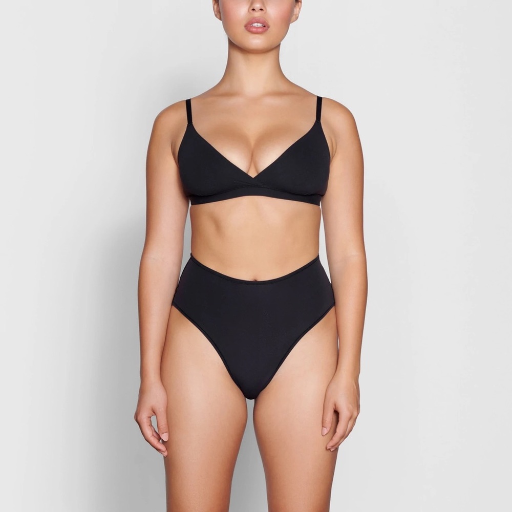 NWT SKIMS Fits Everybody Full Briefs Size XXS